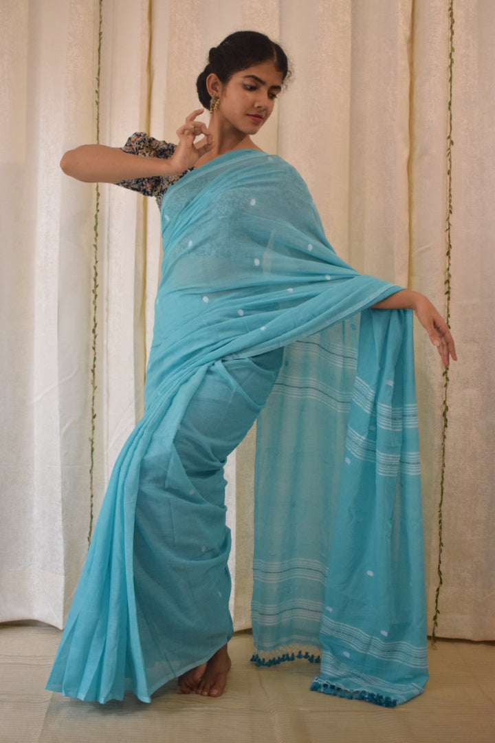 Pavani: Turqoise Blue Mulmul Buti Saree